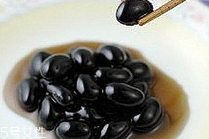 黑豆泡醋用什么醋最好？不要用白醋