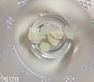 西洋參治失眠嗎？服用過量還會(huì)導(dǎo)致失眠