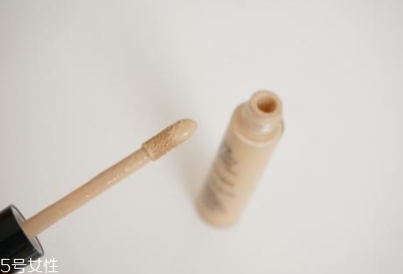 遮瑕液太干怎么辦？和乳液混合使用