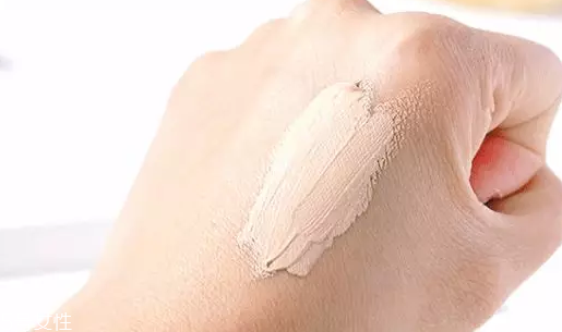 遮瑕液可以遮痣嗎？ 捷克dermacol遮瑕液遮痣測(cè)試