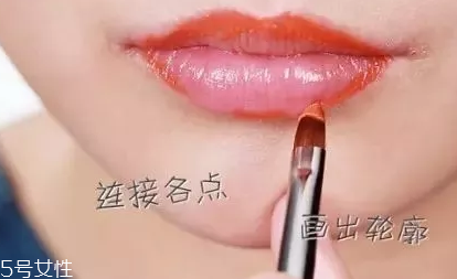 口紅干了嘴脫皮怎么辦？4步打造水潤(rùn)雙唇