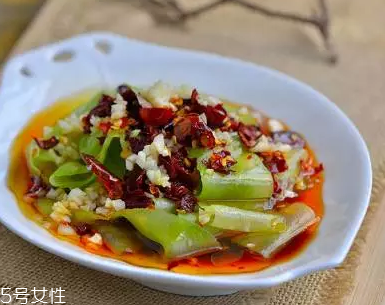 萵筍生吃好還是熟吃好？煮熟后維生素含量大大降低