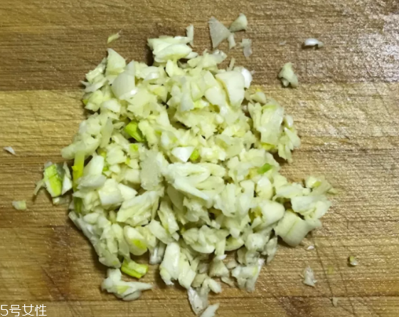 餃子餡用豬的哪塊肉好？前腿肉是餃子餡首選