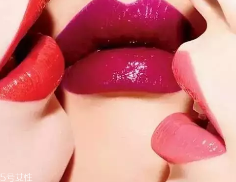 唇部顏色深用什么口紅？chanel絲絨口紅62號不怕唇深
