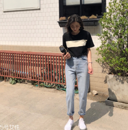 牛仔褲洗完怎么掛？牛仔褲的晾曬方法