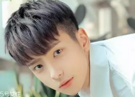 男士怎么樣設(shè)計發(fā)型好看？4款帥氣穩(wěn)重發(fā)型