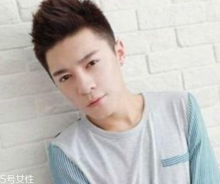 男士怎么樣設(shè)計發(fā)型好看？4款帥氣穩(wěn)重發(fā)型