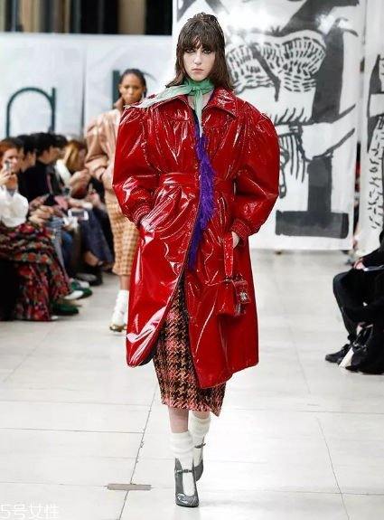 miumiu2018秋冬系列好看嗎_有哪些款式？