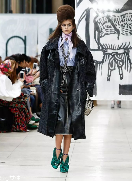 miumiu2018秋冬系列好看嗎_有哪些款式？
