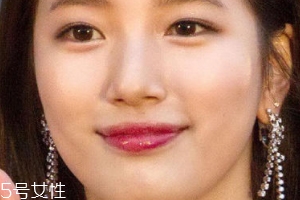 玻璃唇怎么畫好看？這么畫唇妝少女感十足