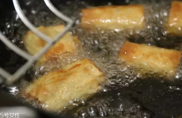 豆腐皮能油炸嗎？火候太猛容易炸糊