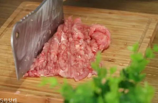 豆腐皮能油炸嗎？火候太猛容易炸糊