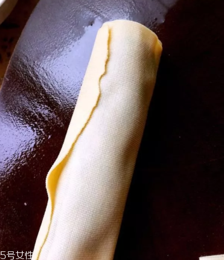 豆腐皮能油炸嗎？火候太猛容易炸糊