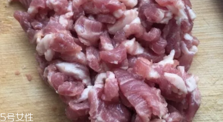 豆腐皮能油炸嗎？火候太猛容易炸糊