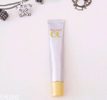樂(lè)敦CC能涂在痘痘上嗎？痘痘與痘印均能改善