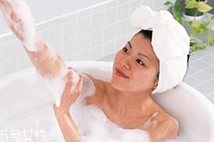 后背長痘痘怎么治？這四招讓你擺脫戰(zhàn)痘路