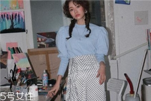波點(diǎn)裙搭配什么上衣？復(fù)古混搭風(fēng)女王