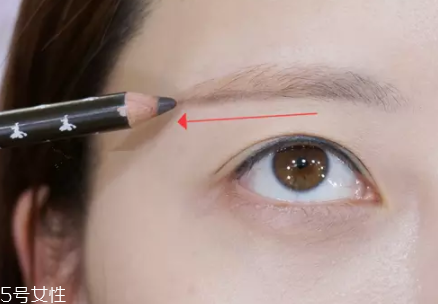 眉毛短怎么變長？畫眉大法拯救短眉星人