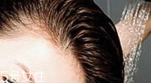 自己染發(fā)怎么染均勻？4個(gè)步驟讓你秒懂染發(fā)DIY