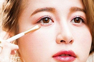 臥蠶筆怎么畫臥蠶？三步讓你擁有少女般的眼眸