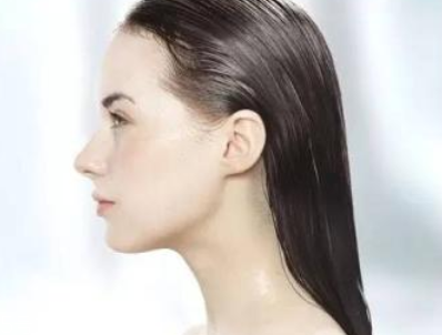發(fā)膜在頭發(fā)上停留多久？正常發(fā)質(zhì)3到5分鐘