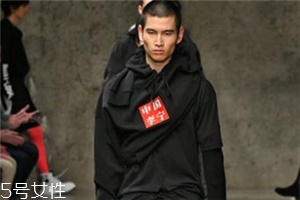 李寧走秀款虎鶴雙形限量衛(wèi)衣多少錢_在哪買？