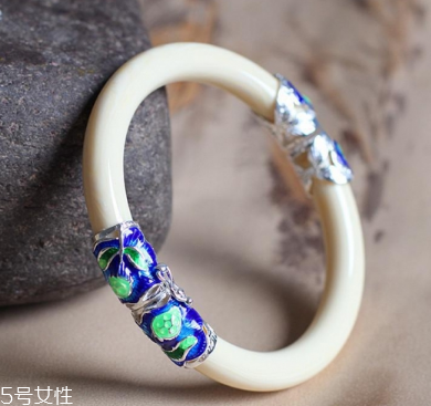 象牙手鐲可以天天戴嗎？這些忌諱要清楚