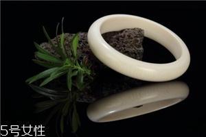 象牙手鐲可以天天戴嗎？這些忌諱要清楚