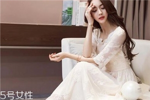 蕾絲長(zhǎng)裙配什么鞋子？為你加足時(shí)髦指數(shù)