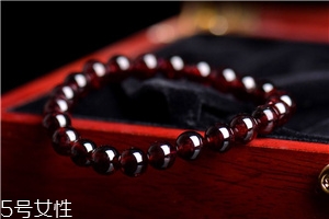 石榴石手鏈睡覺能戴嗎？這些情況你需要考慮