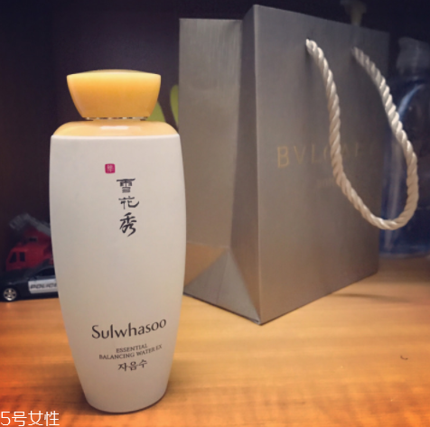 雪花秀平衡水和潤顏水哪個好？潤顏水是鎮(zhèn)店之寶