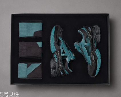 raf simons與adidas聯名鏤空版老爹鞋多少錢_怎么買