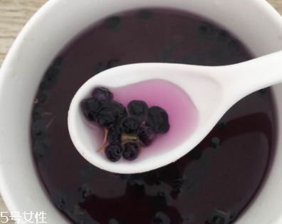 黑枸杞能和紅枸杞一起泡嗎？