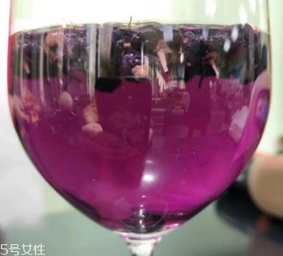 黑枸杞為什么是藍(lán)色？花青素的原因