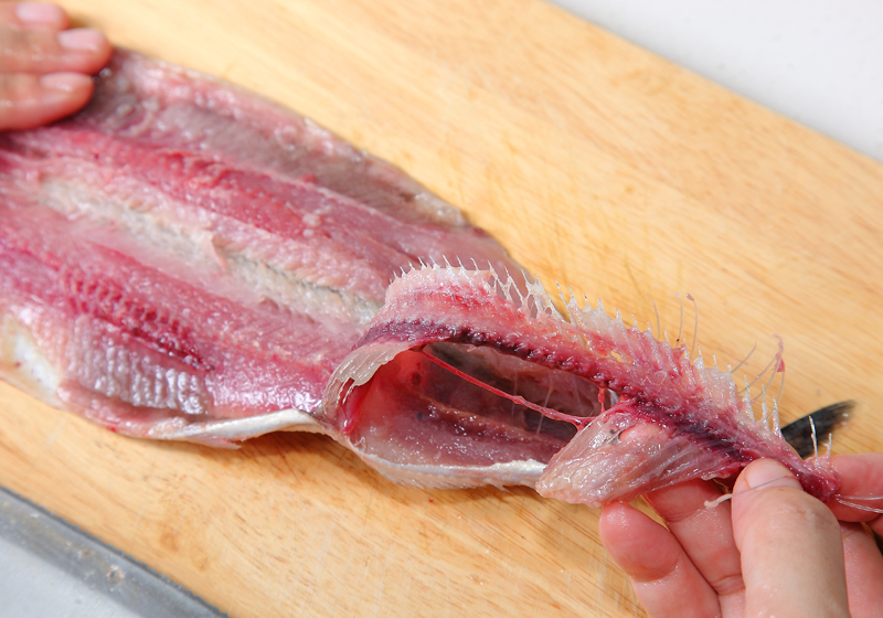 秋刀魚怎么殺？秋刀魚如何清洗