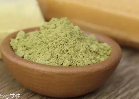 粘土面膜有幾種？高嶺土是最常見的清潔面膜成分