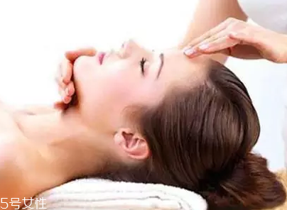 玫瑰果油和玫瑰精油怎么區(qū)分？玫瑰精油超級(jí)昂貴