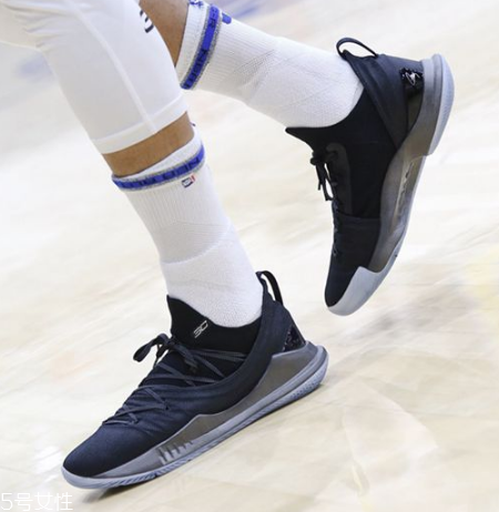 under armour curry 5庫(kù)里五代戰(zhàn)靴多少錢？