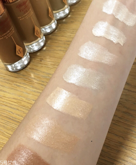 ct新品妝前高光濾鏡液怎么樣？charlotte tilbury粉底好用嗎？