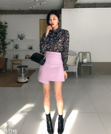 粉色短裙配什么鞋子？少女感爆棚穿搭