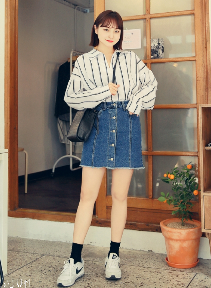 牛仔短裙搭配什么鞋？瞬間變身萌萌少女