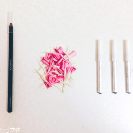 大眼睛怎么選眉筆顏色？眉色不可太淡