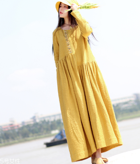 春天出游穿什么衣服好看？清新田園風(fēng)撲面而來(lái)