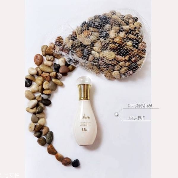身體乳什么牌子好用又補(bǔ)水 好用又顏值滿(mǎn)分身體乳推薦