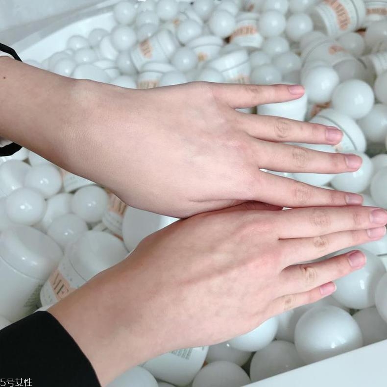 lamer新品2018奇跡煥彩氣墊粉底怎么樣？好用嗎？