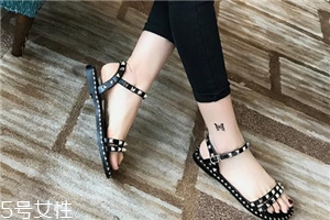 涼鞋上的黑印怎么去掉？這樣就能輕松去除