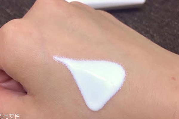 fancl物理防曬霜怎么樣？不悶痘不刺激