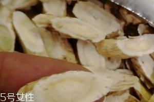 黃芪是北芪嗎？是一種東西