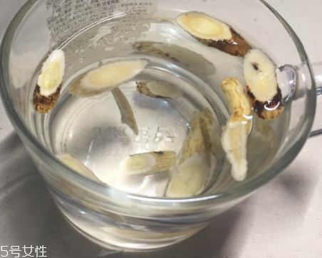 黃芪是甘草嗎？不是一種東西