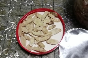 黃芪是大的好還是小的好？好壞跟大小無關(guān)